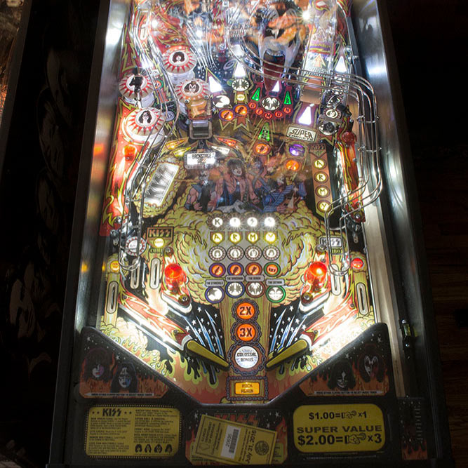 pinball kiss